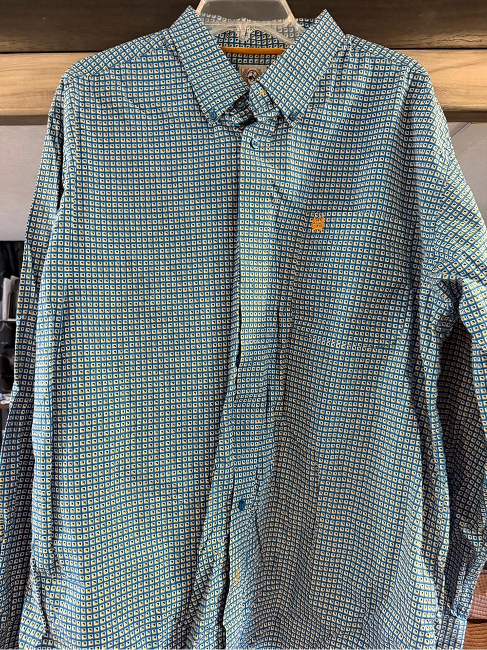 Cinch Men's Blue Geometric Button-Down Shirt